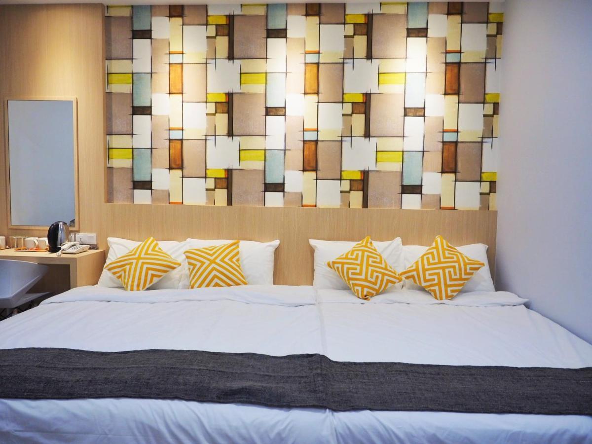 The Tree Hotel Muar Exterior photo